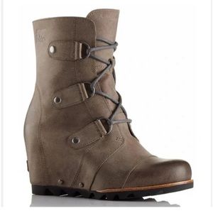 Sorel Joan of Arctic Wedge Mid Boots | Sorel Lace Up Boots | Sz: 10 Gray